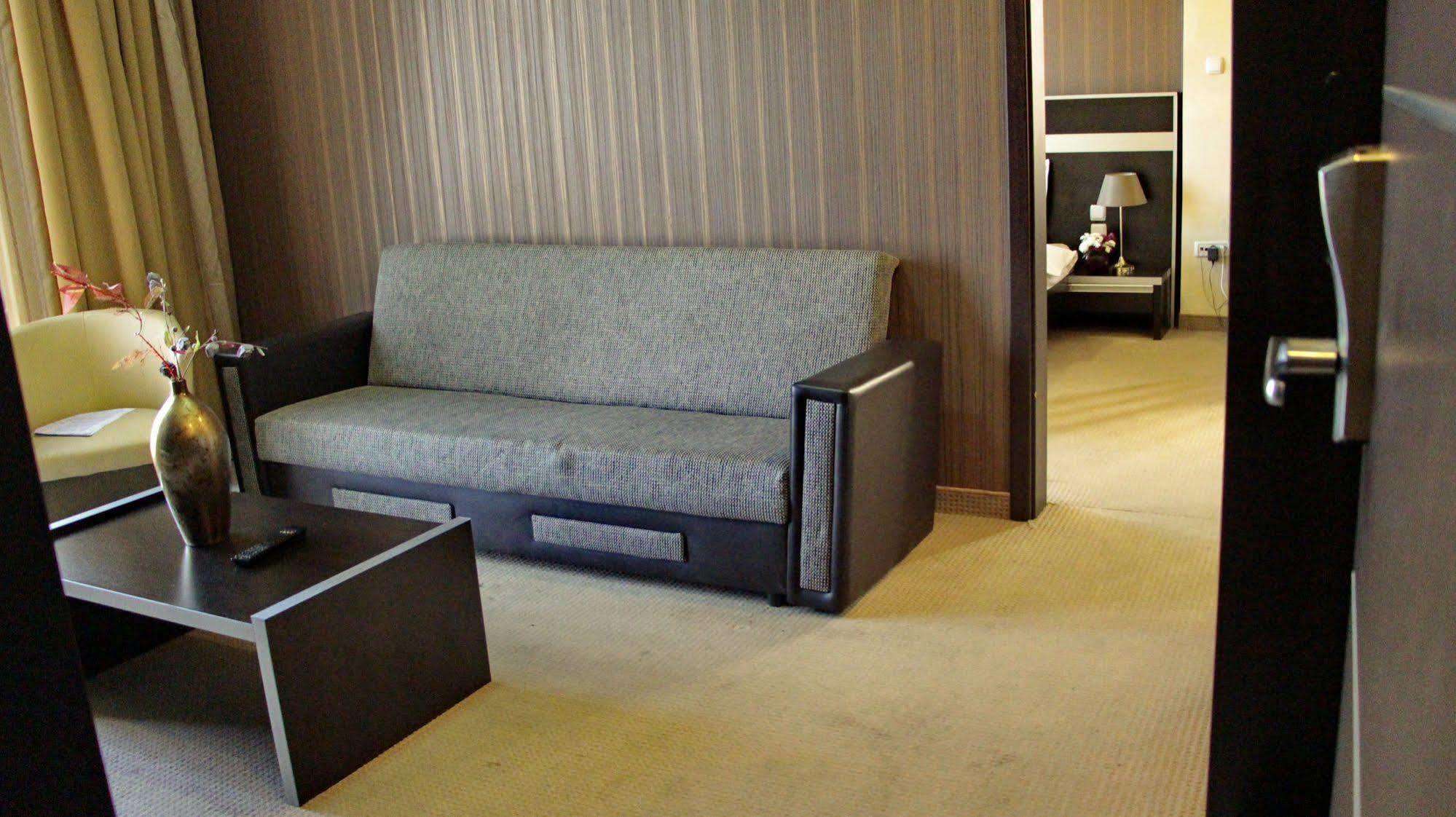 Hotel Angellis Timisoara Esterno foto