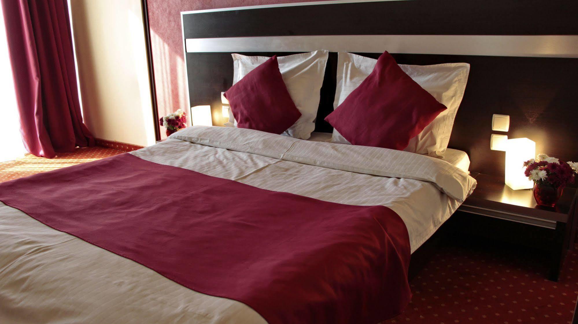 Hotel Angellis Timisoara Esterno foto