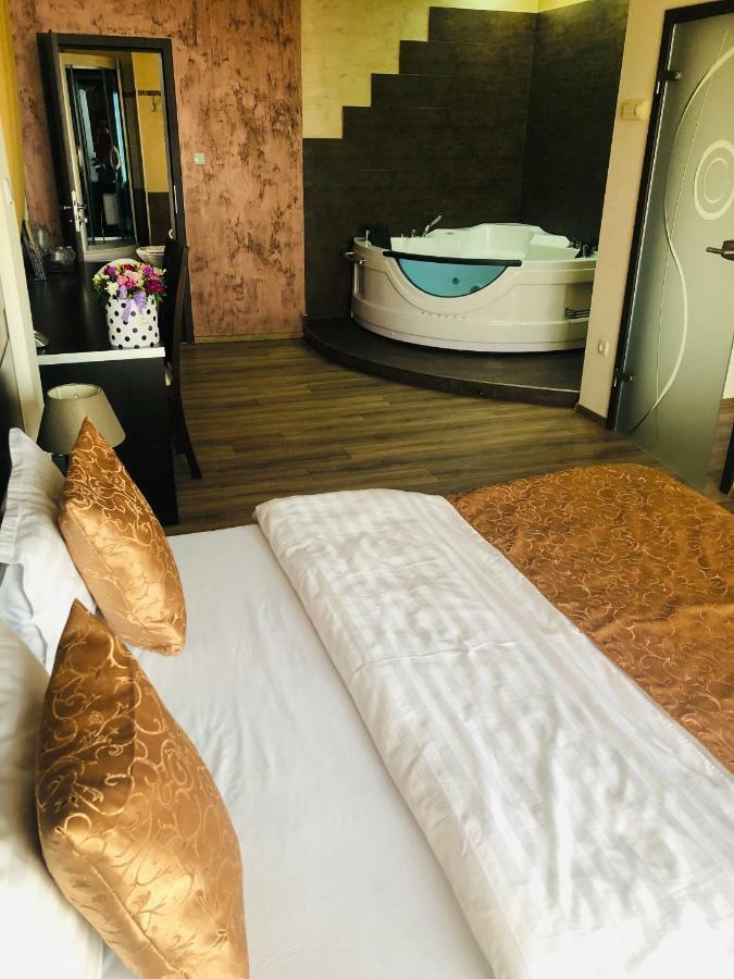 Hotel Angellis Timisoara Esterno foto