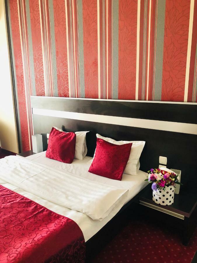 Hotel Angellis Timisoara Esterno foto