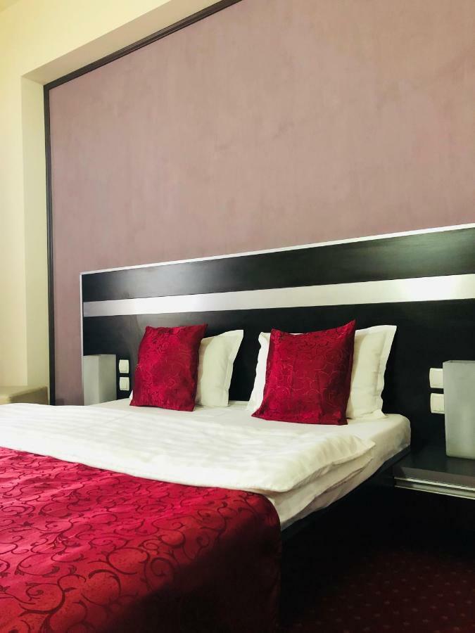 Hotel Angellis Timisoara Esterno foto